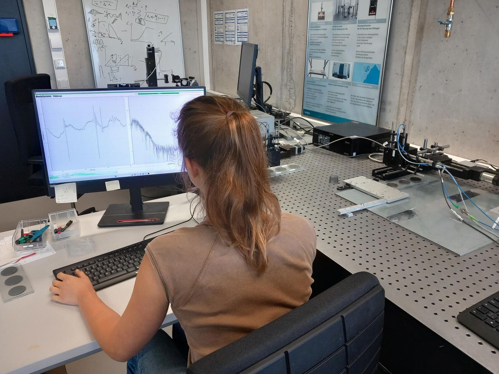 HiWi-Job/Praktikums-/Studien-/Abschlussarbeit Automatisierte Schaumstoffprüfung mittels Radar- und Terahertz-Technik - Job Würzburg - Jobs
