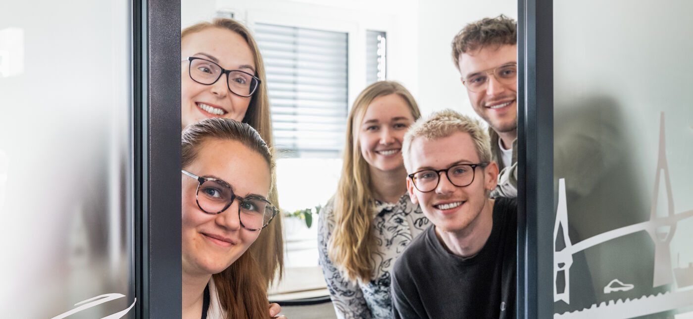 Buchhalter**Geschlecht egal, Hauptsache gut - Job Hamburg, Remote work - e-systems Jobs 