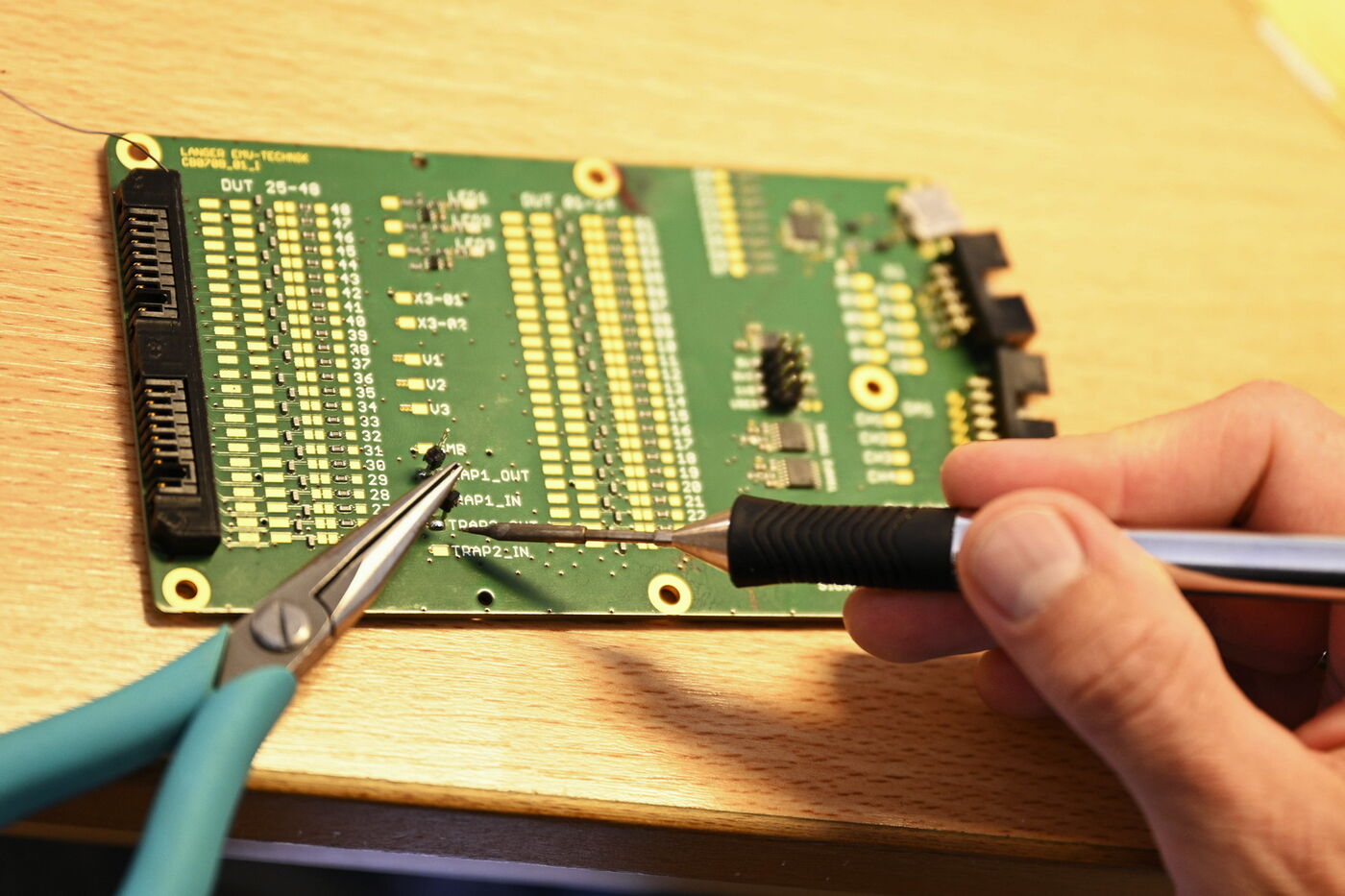 Fertigungsmitarbeiter für elektronische Produkte (m/w/d) Fertigungsmitarbeiter für elektronische Produkte (m/w/d) - Job - Langer EMV-Technik | Karriere