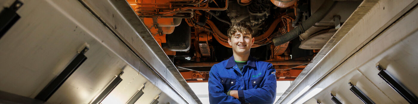 KFZ-Mechatroniker für Nutzfahrzeugtechnik (m/w/d) - Job Osterhofen - Deine Zukunft im #teamH1
