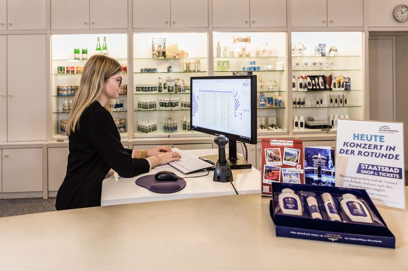 Ausbildung: Kauffrau/-mann für Tourismus und Freizeit 2026 (m/w/d) Ausbildung: Kauffrau/-mann für Tourismus und Freizeit 2026 Ausbildung: Kauffrau/-mann für Tourismus und Freizeit 2026 (m/w/d) Ausbildung: Kauffrau/-mann für Tourismus und Freizeit 2026 - Job Bad Reichenhall - Bayer. Staatsbad Bad Reichenhall/Bayer. Gmain GmbH