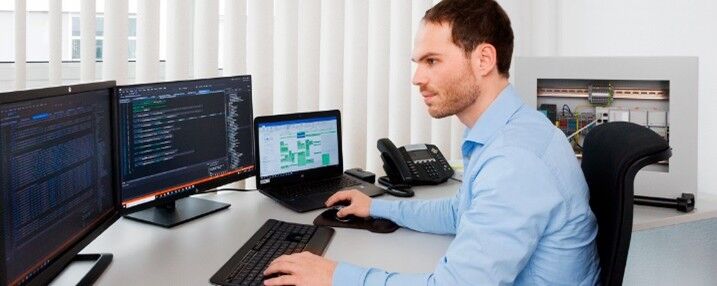 SPS-Programmierer / Automatisierung (w/m/d) SPS-Programmierer / Automatisierung (w/m/d) - Job Herford, Homeoffice - Karriere Eckelmann FCS - Bewerbungsformular